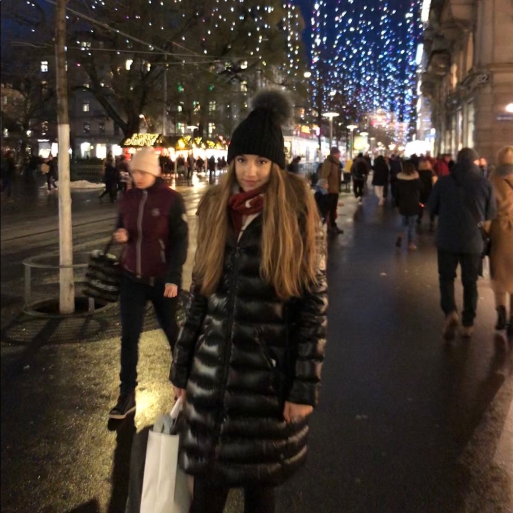 Meet your Posher, Alexia